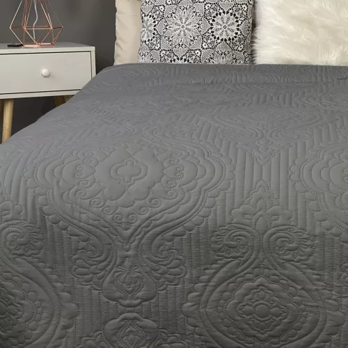 Prošívaný přehoz na postel Homelevel, 200 x 220 cm, šedá, polyester, 54993.18