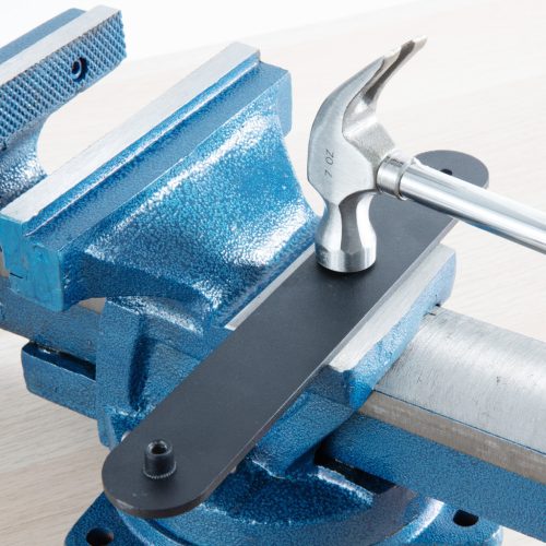 Menghina Navaris 150 mm, baza rotativa 360 de grade, prindere 135 mm, falci moi, fonta, negru, metal