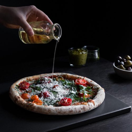 Sada smaltovaný kámen na pizzu 30x38cm a bambusová lopata na pizzu, Navaris, černá/béžová, 51246.01.02