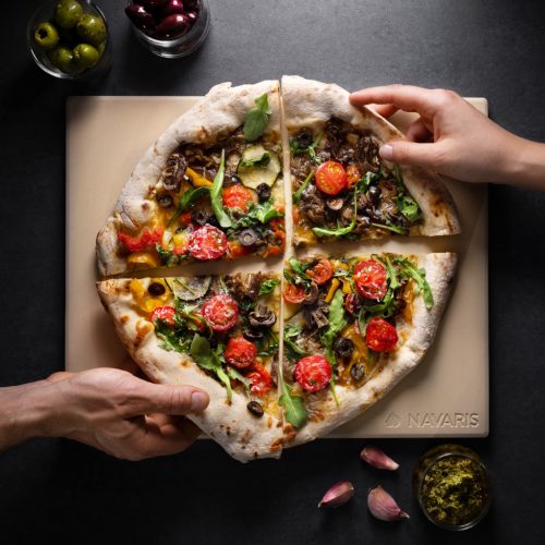 Set piatra de pizza Navaris, 30x38 cm, cu palet de bambus si cutit, pana la 800°C, 53326.01
