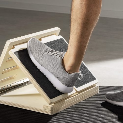 Nastavitelná cvičební deska pro protahování lýtek Navaris, 4 úrovně, dřevo, 54275.02