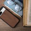 Pouzdro Kwmobile pro Google Pixel 8a, hnědé, dřevo/silikon, KWM000020KR001C