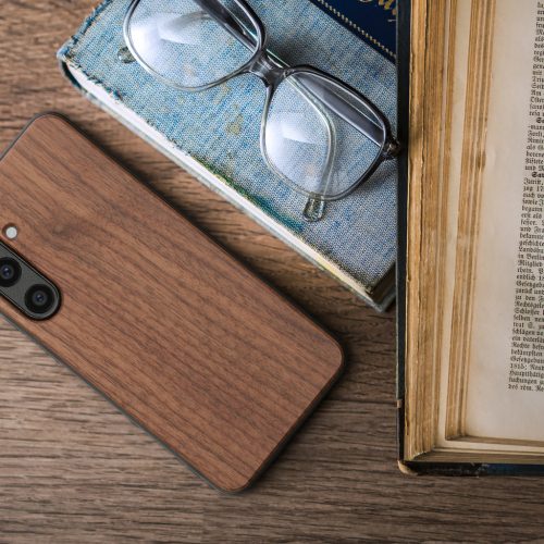 Pouzdro Kwmobile pro Samsung Galaxy S24 FE, hnědé, dřevo/silikon, KWM000021WK001C