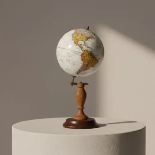 Glob decorativ Giftdeco GLB-0096B, alamă, plastic și lemn, 12 x 12 x 27 cm, stil colonial, clasic