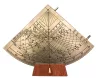 Instrument astronomic decorativ Hemisferium H39, alamă, înălțime 17 cm, lățime 15 cm