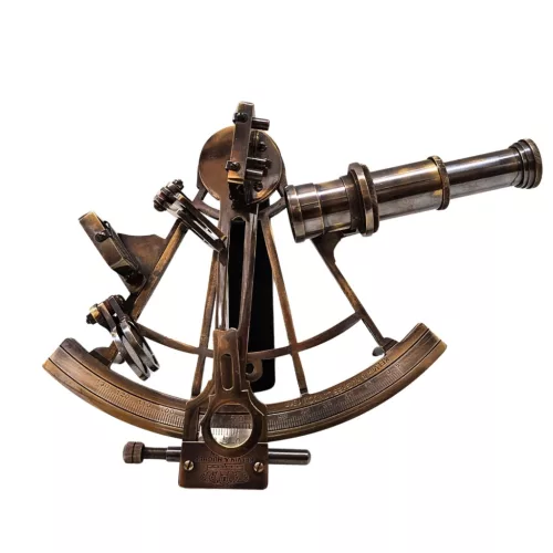 Sextant decorativ Giftdeco NC1517 – replică nautică din alamă, sticlă și lemn, 19 x 21,5 x 10 cm