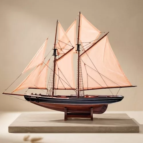 Machetă navală Bluenose Giftdeco 518-78B – 78 x 11,5 x 66 cm, lemn și pânză